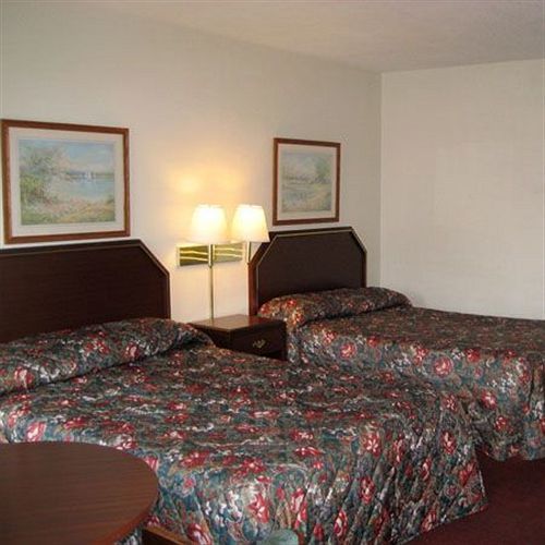 Sands Central Inn Hot Springs Exterior photo
